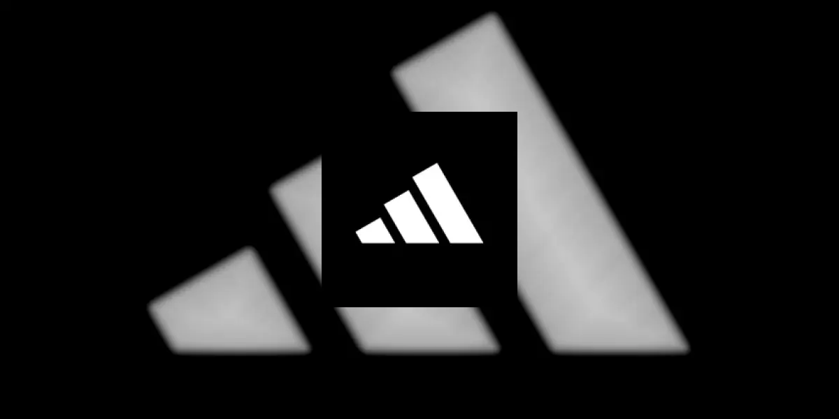 adidas: sneakersy i odzież